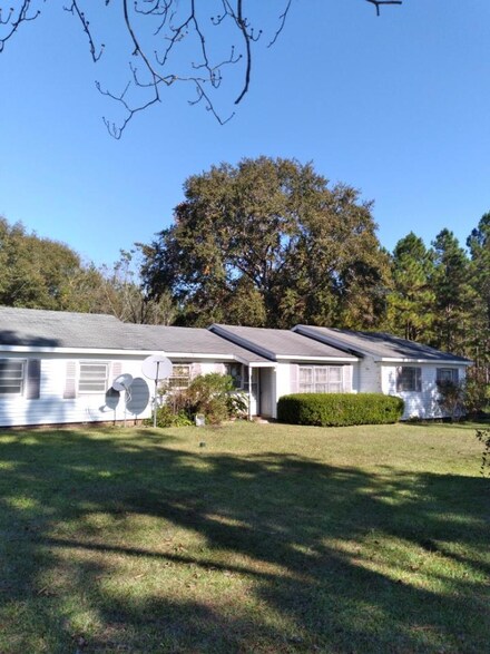 630 W County Line Rd, Sycamore, GA 31790