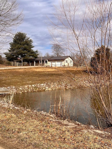 849 Clutter Rd, Lynnville, IN 47619