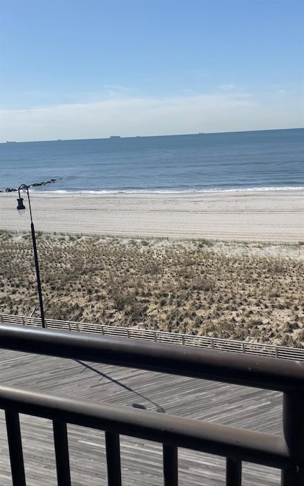 230 W Broadway Unit 410, Long Beach, NY 11561