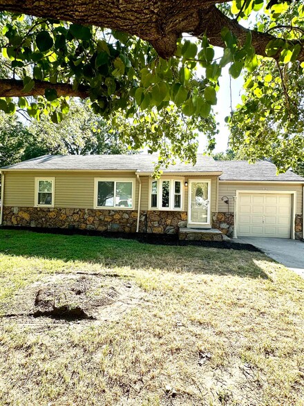 721 N Bebe St, Wichita, KS 67212