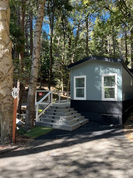 27500 Highway 189 Unit 16, Lake Arrowhead, CA 92352