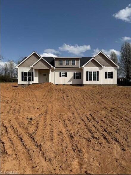 124 Broken Arrow Dr, Ararat, NC 27007