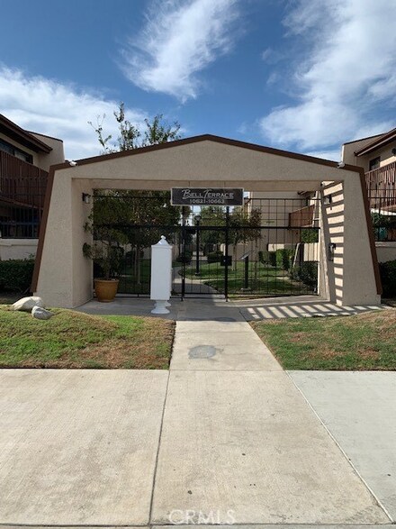 10657 Bell St Unit 5, Stanton, CA 90680