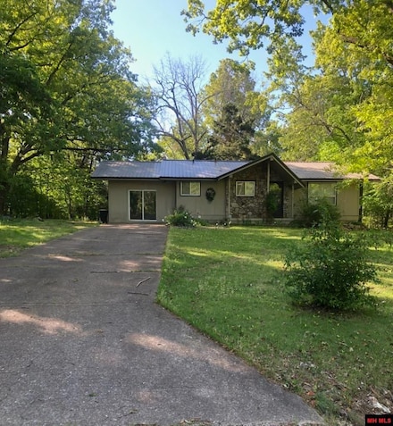 17 Menominee Dr, Cherokee Village, AR 72529