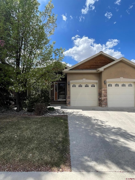 212 Crossroads Cir, Montrose, CO 81401