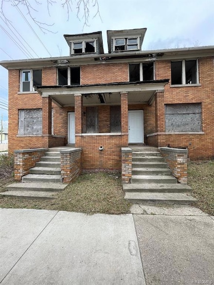 6916 Charlevoix St, Detroit, MI 48207