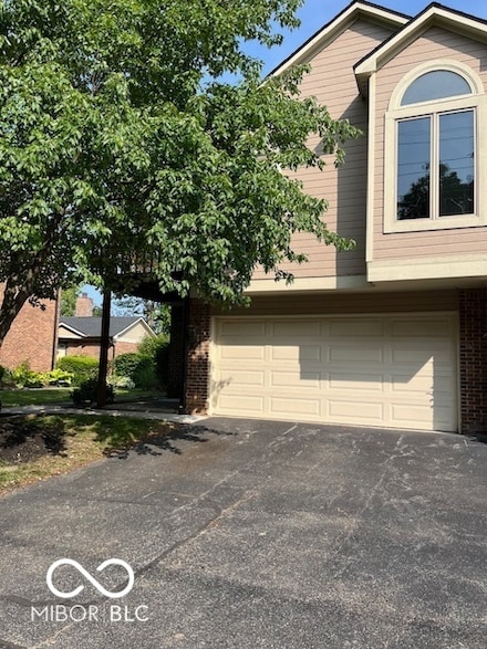 7707 River Rd Unit 10, Indianapolis, IN 46240
