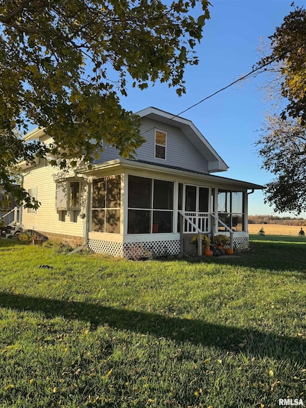 16379 Sand Rd, Fulton, IL 61252