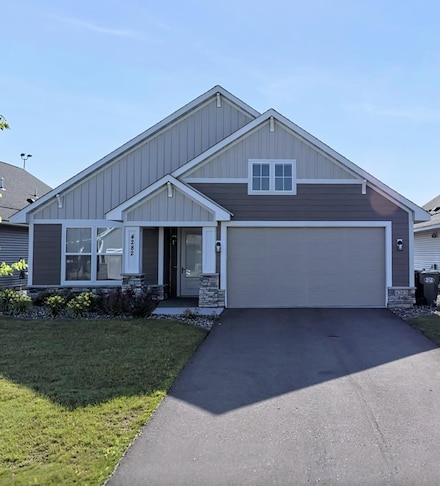 4282 Monarch Dr, Woodbury, MN 55129
