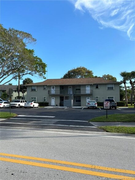 983 NW Spruce Ridge Dr Unit 1-6, Stuart, FL 34994