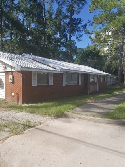2120 Tebeau St, Waycross, GA 31501
