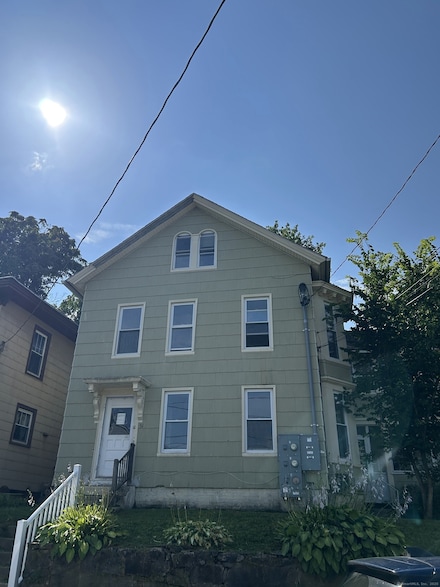51 Division St, Norwich, CT 06360
