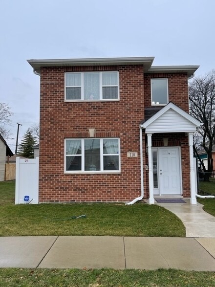 110 N 20th Ave, Melrose Park, IL 60160