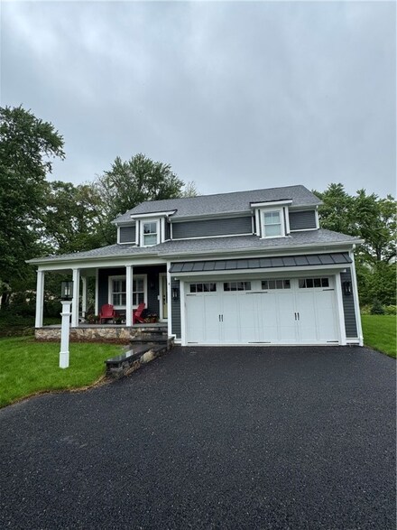 4 Violet Ct, East Greenwich, RI 02818