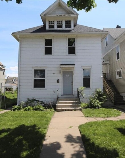 1211 5th Ave SE, Cedar Rapids, IA 52403