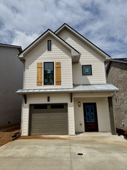 12 Dutch Dr, Clarksville, TN 37043