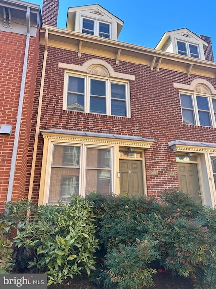 536 N West St, Alexandria, VA 22314