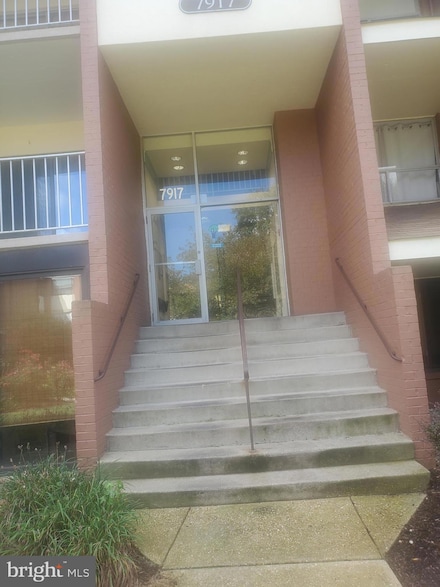 7917 Mandan Rd Unit 102, Greenbelt, MD 20770