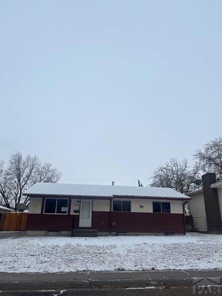 3936 Sheffield Ln, Pueblo, CO 81005