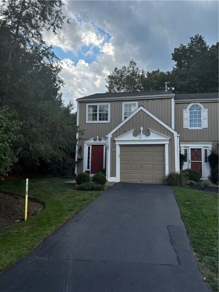 73 New London Ln, Oakmont, PA 15139