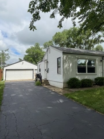 324 Elmwood Ln, Antioch, IL 60002