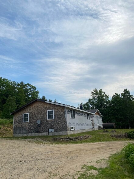 36 Moses Ln, Hill, NH 03243