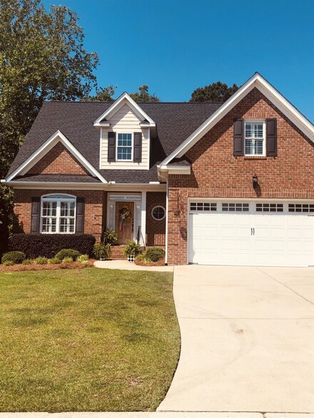 143 Colonade Ct, Benson, NC 27504