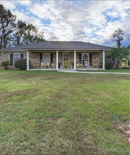309 Pinehaardt Dr, Selma, AL 36701