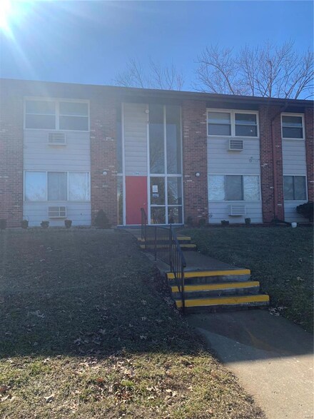7304 Sieloff Dr Unit C, Hazelwood, MO 63042