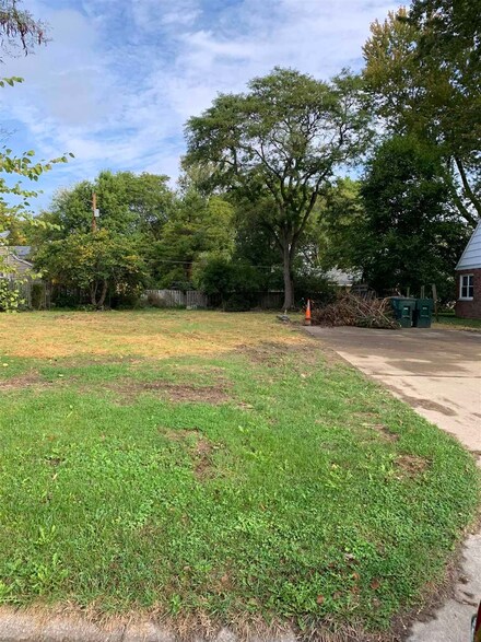 2914 W Ashland Ave, Muncie, IN 47304