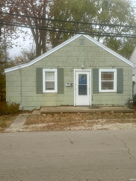 9118 W Canal St, Yorktown, IN 47396