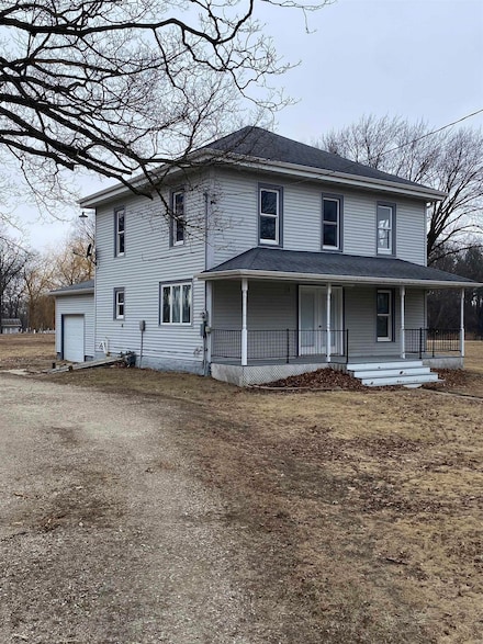 545 1st St N, Maynard, IA 50655