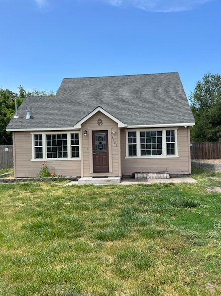 4702 Summers Ln, Klamath Falls, OR 97603