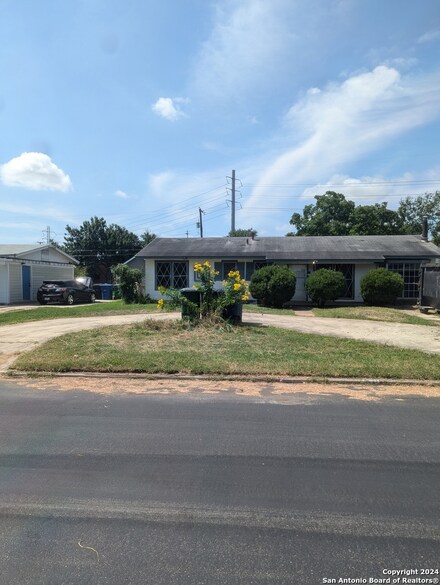 130 Harcourt Ave, San Antonio, TX 78223
