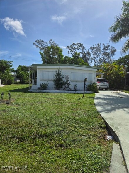 39 San Remo Cir, Naples, FL 34112