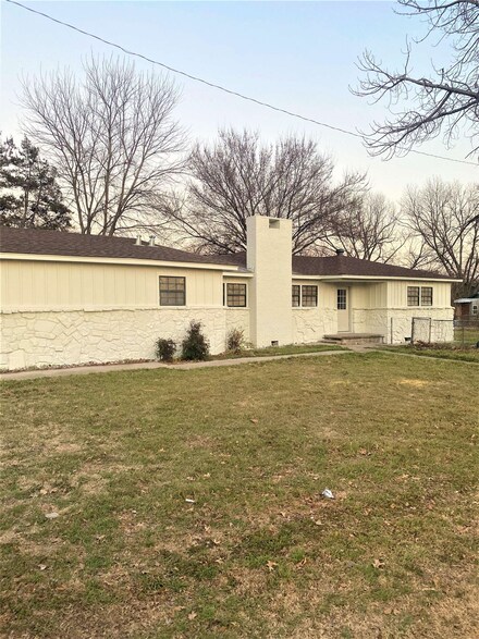 412 N 7th St, Comanche, OK 73529