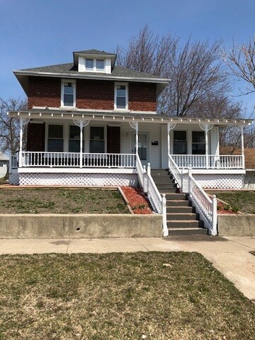 33 W 29th St, South Chicago Heights, IL 60411