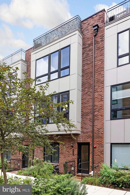 420 Nottoway Walk, Alexandria, VA 22304