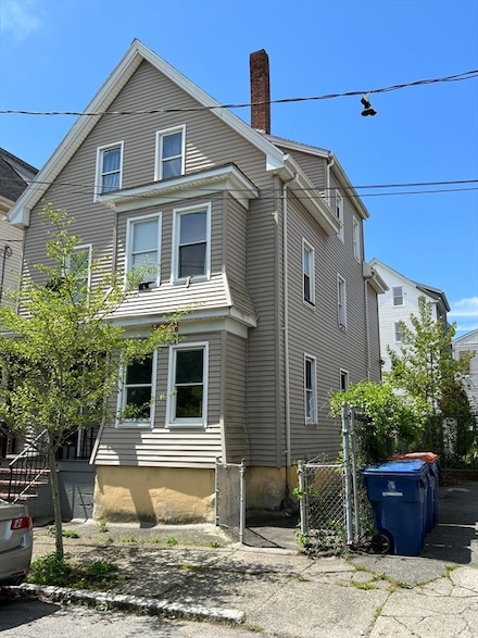 67 Howard St, New Bedford, MA 02746