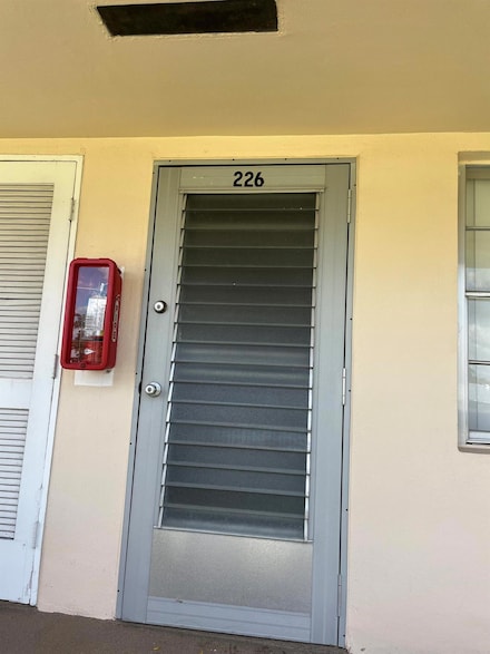 226 Canterbury J, West Palm Beach, FL 33417
