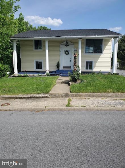 615 State Cir, Martinsburg, WV 25401
