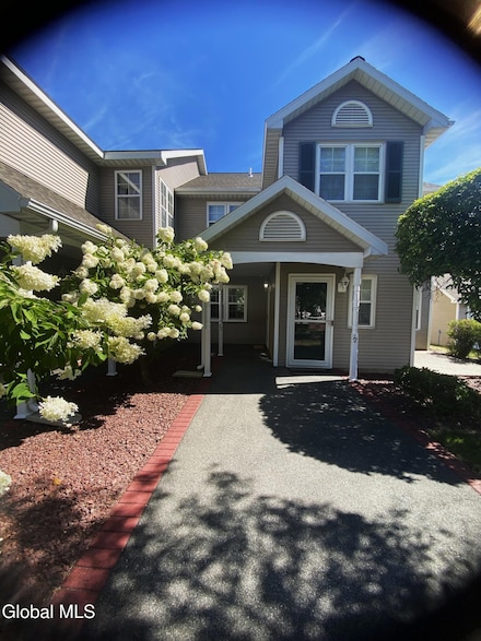 11 Coralberry Ct, Albany, NY 12203