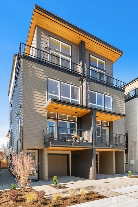 9201 Densmore Ave N, Seattle, WA 98103