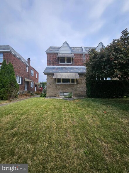 721 Kerper St, Philadelphia, PA 19111