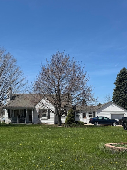 4571 S Ahmedi Ave, Saint Francis, WI 53235