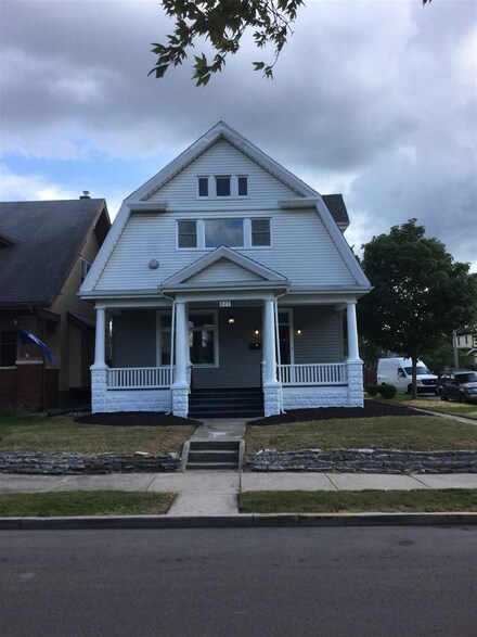 827 Kinnaird Ave, Fort Wayne, IN 46807
