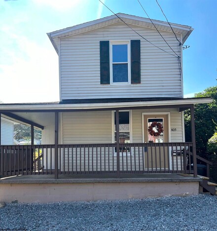 405 Center St, Shinnston, WV 26431