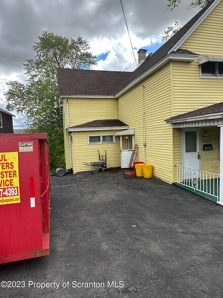 1273 Snyder Ave, Scranton, PA 18504