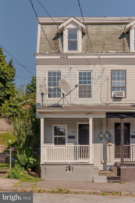 228 Coal St, Port Carbon, PA 17965