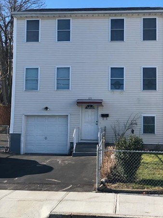125 Nashua St, Fall River, MA 02721